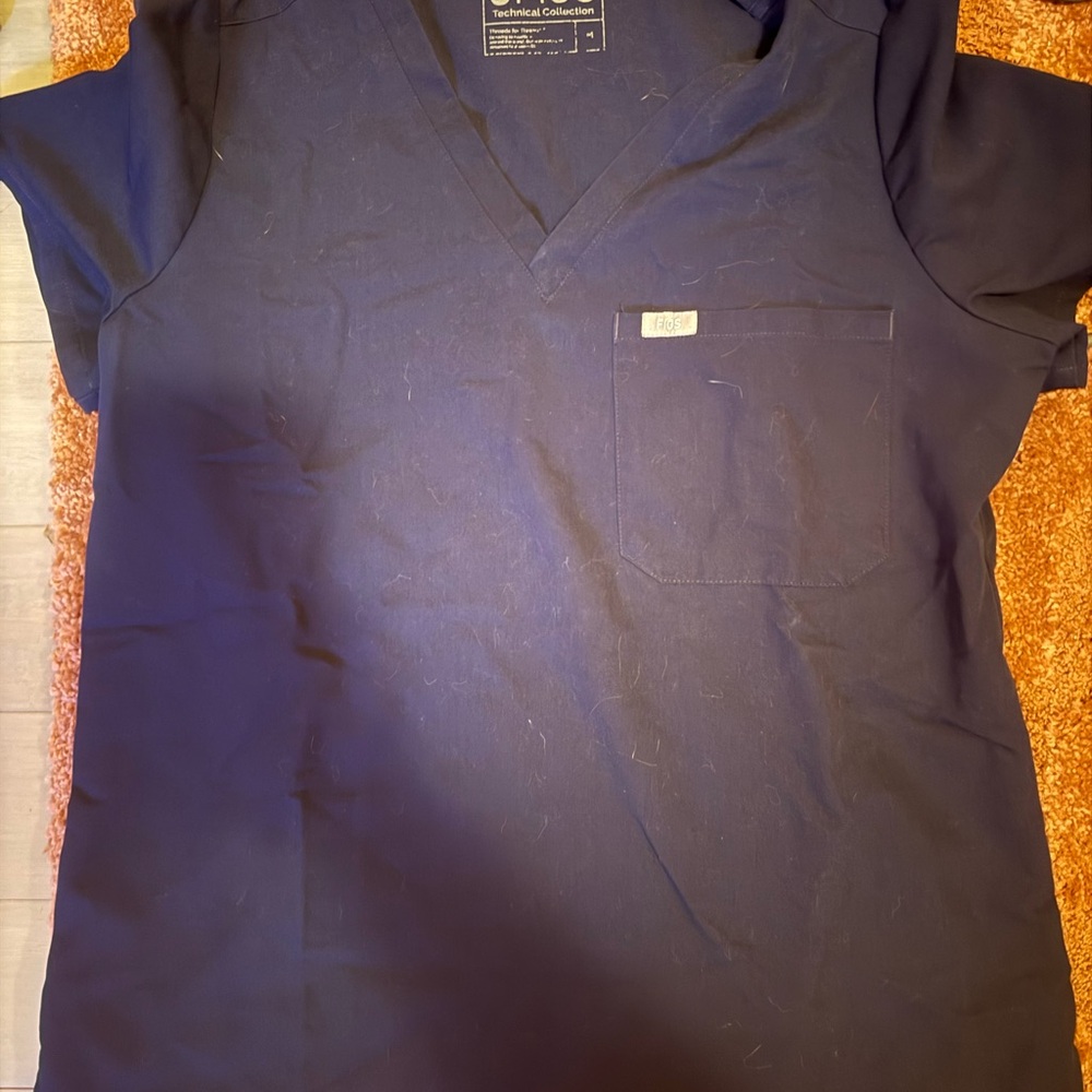 Figs scrub top